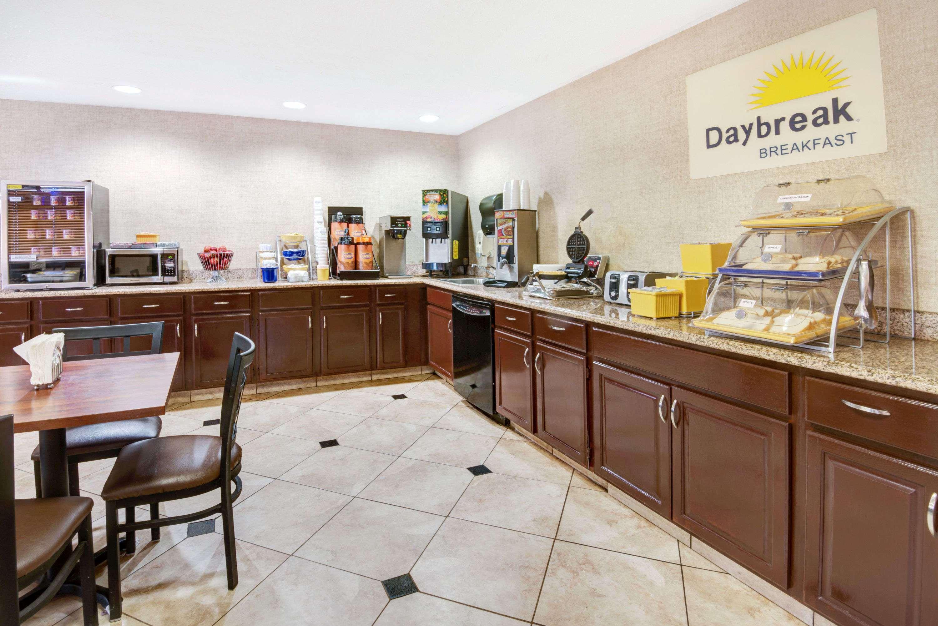 Days Inn By Wyndham Albuquerque West Екстер'єр фото