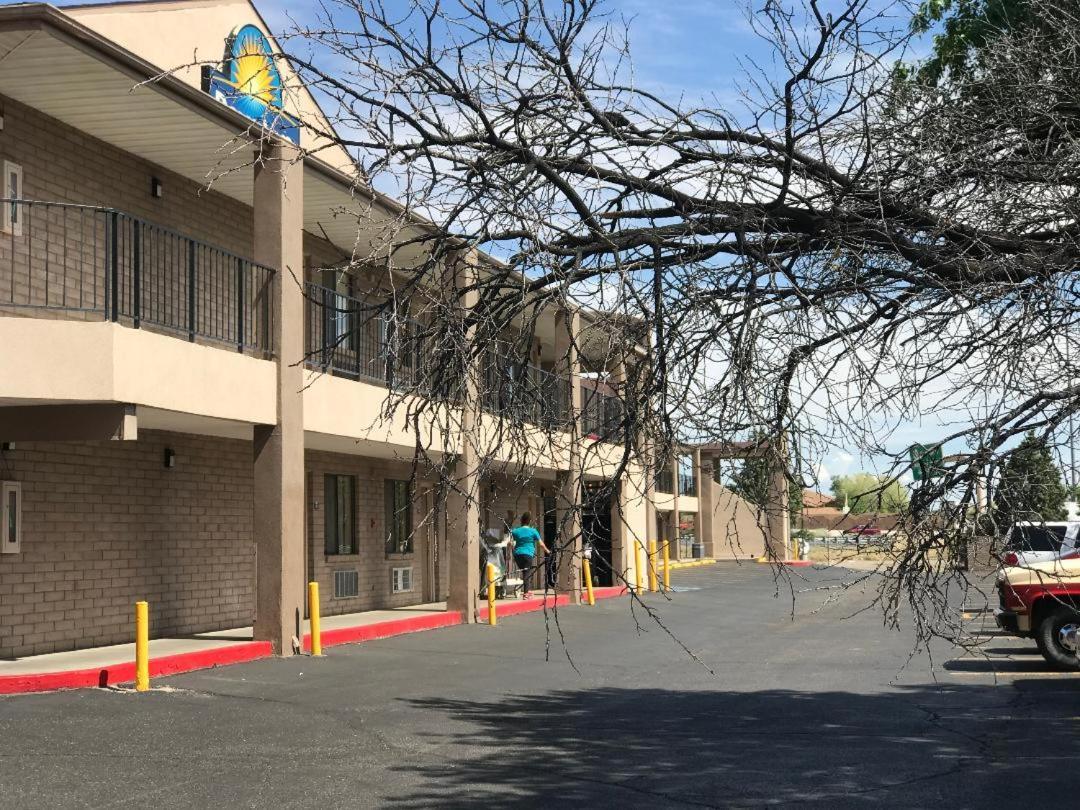 Days Inn By Wyndham Albuquerque West Екстер'єр фото